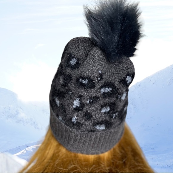 BRITT’S Knits Snow Leopard Pom Hat Charcoal Gray and Blue - Picture 7 of 14